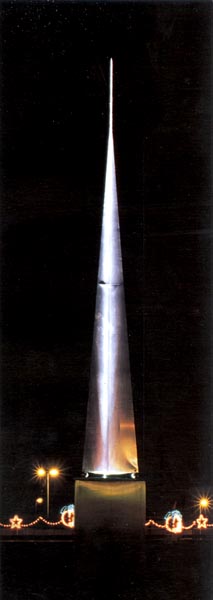 "Verso lo spazio" Obelisco